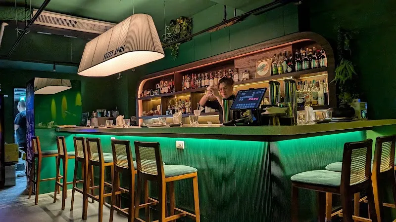 四月餐廳酒吧 Fuzzy April Restaurant & Bar 🦴