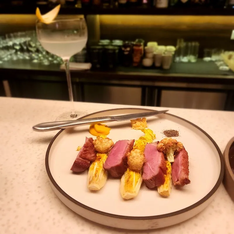 四月餐廳酒吧 Fuzzy April Restaurant & Bar 🦴