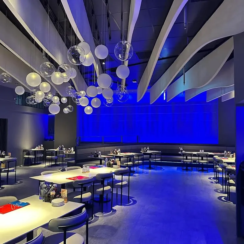 Second Floor 貳樓高雄夢時代店