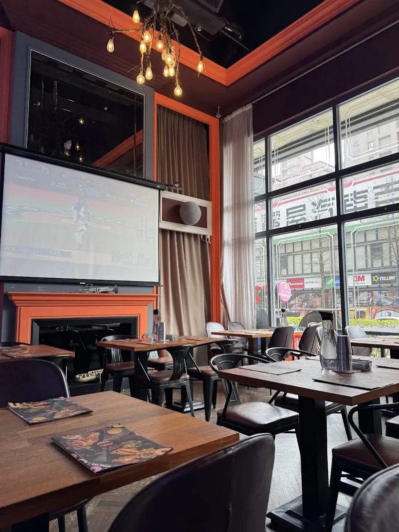 Eat enjoy 意享美式廚房林口三井店｜外帶美食｜外送美食｜林口美食｜千層蛋糕｜美式餐廳｜寵物友善｜畢業聚餐