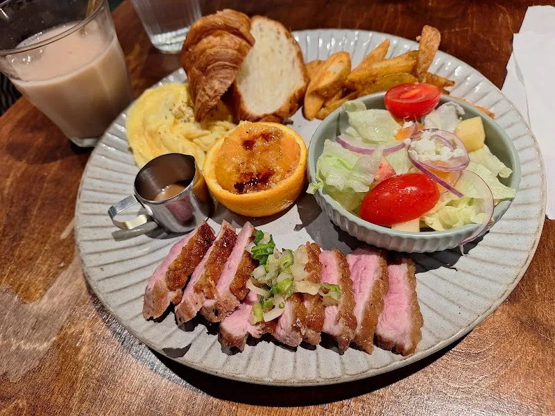 島旅•brunch（不定休，公休請看IG)