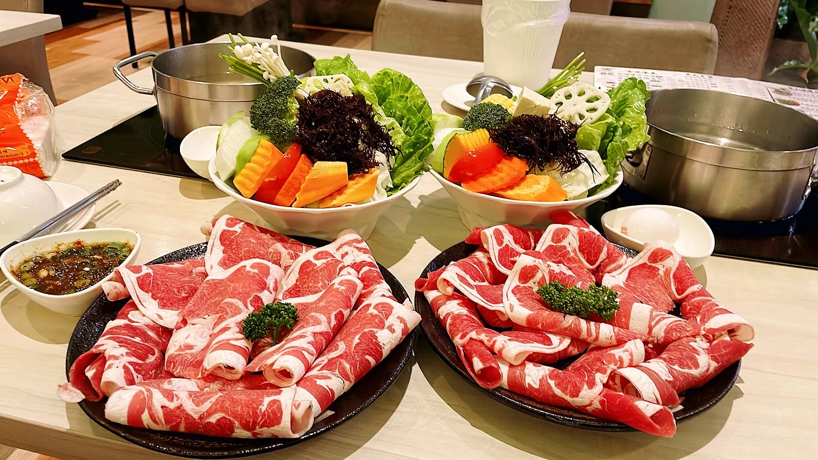 覺醒 幸福 鍋物｜寵物友善｜牛奶鍋｜麻辣鍋｜藥膳鍋｜胡椒雞白鍋｜新莊必吃餐廳｜聚餐｜麻辣牛奶鍋｜人氣美食｜約會餐廳｜新莊火鍋｜慶生｜推薦｜