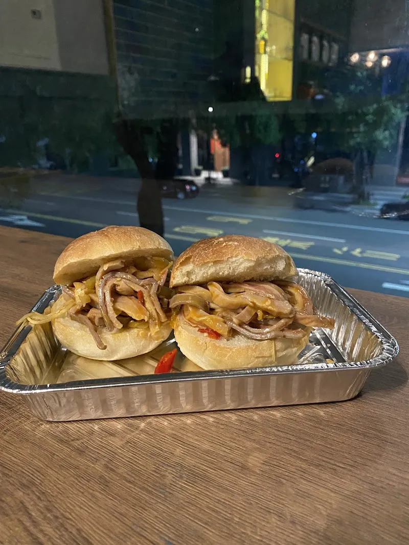 Barbican 望樓 （高雄必訪寶藏店家/寵物聚會友善/手路菜餐酒)