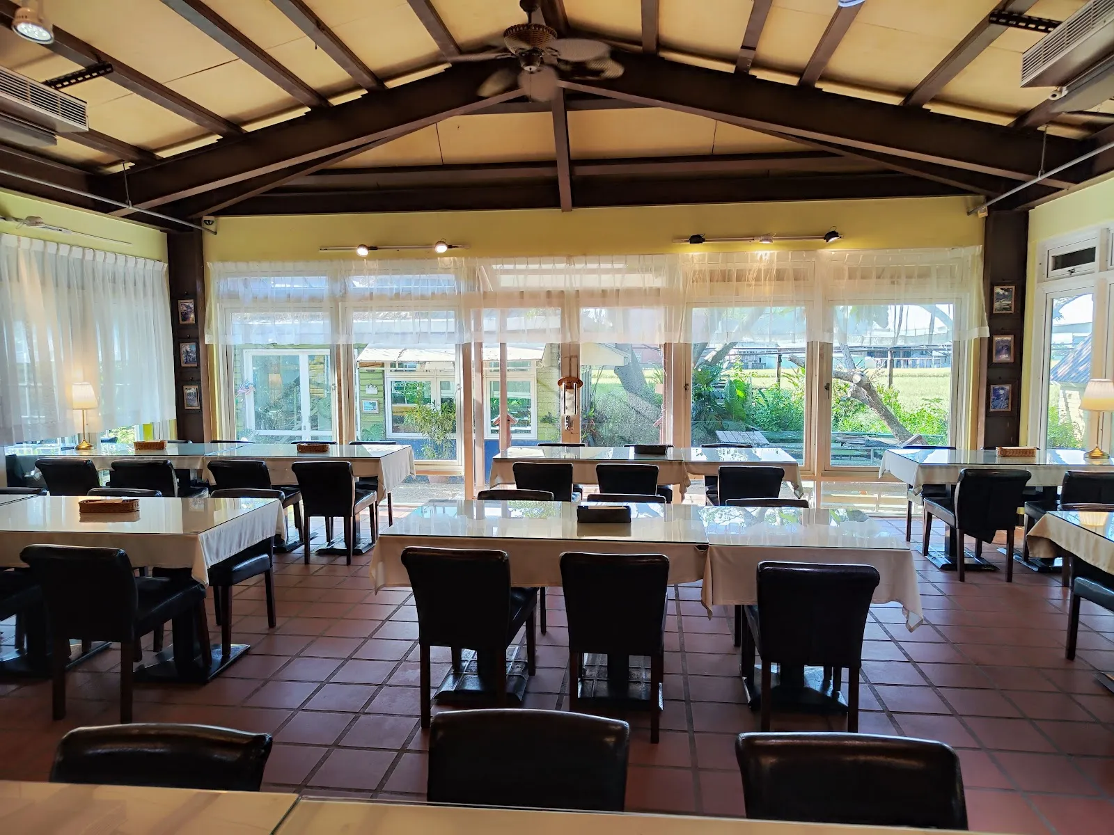 清惜的家 阿勃勒-必吃異國料理餐廳(桃園大園)好吃義式料理餐廳餐點 下午茶飲咖啡 家庭聚會公司聚餐同學會地點餐廳 親子寵物友善 場地租借 包場服務 客製化自助餐服務 最美庭園花園景觀餐廳 紫藤花季阿勃勒花季餐廳