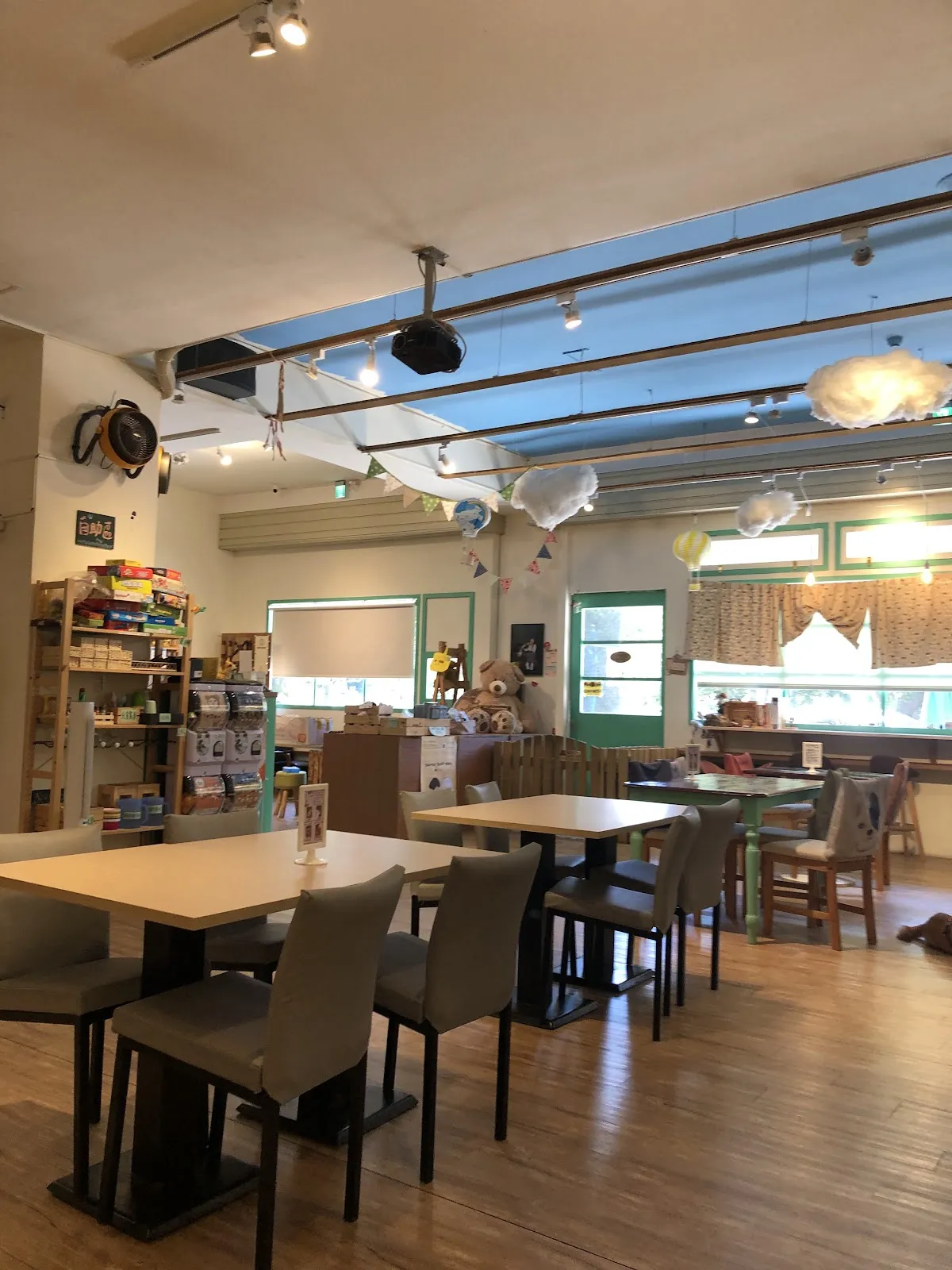 莫平方寵物咖啡廳