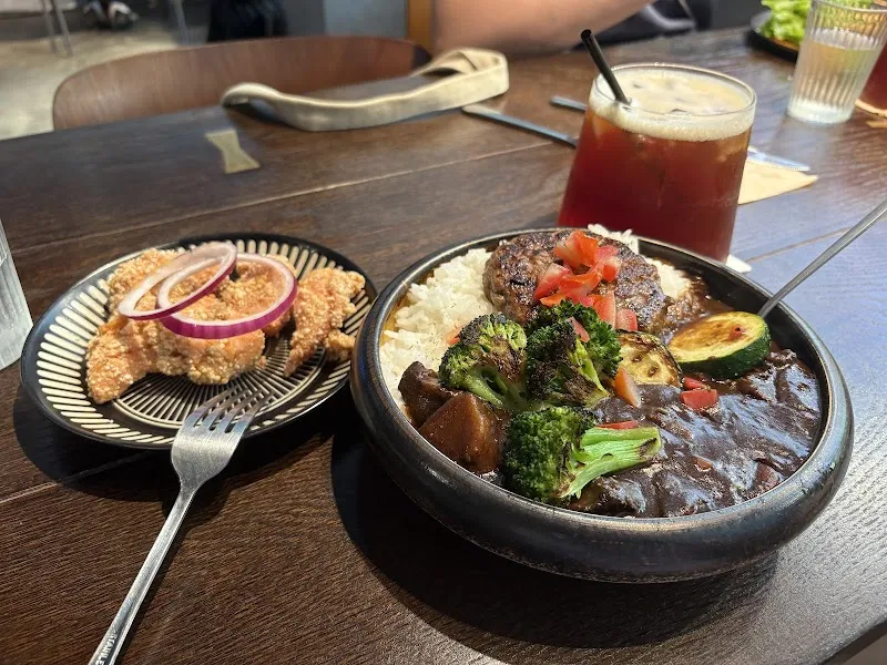 Takeout Burger&Cafe 延吉店 （最後點餐21：30）/美式漢堡/寵物友善/大安區美食/貓咪餐廳