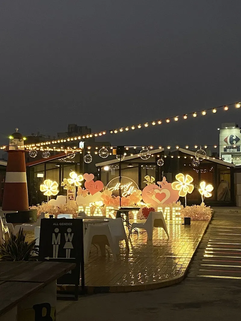 海洋微光.求婚第一品牌/求婚佈置/高雄求婚/求婚餐廳/求婚統籌/求婚花束/求婚錄影/求婚道具出租/求婚公司