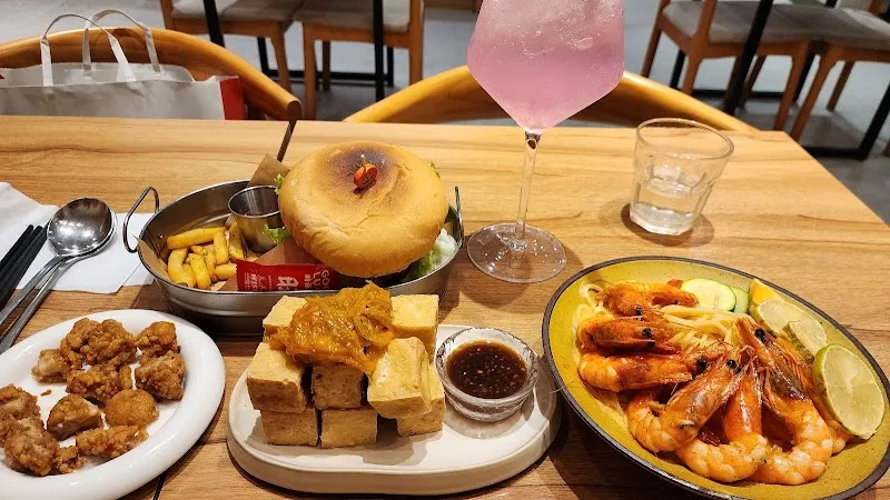 老點_Homies 大里總店/台中美食/台中早午餐/Restaurants/大里宵夜/大里美食/大里餐廳/燉飯/漢堡/義大利麵/寵物友善餐廳