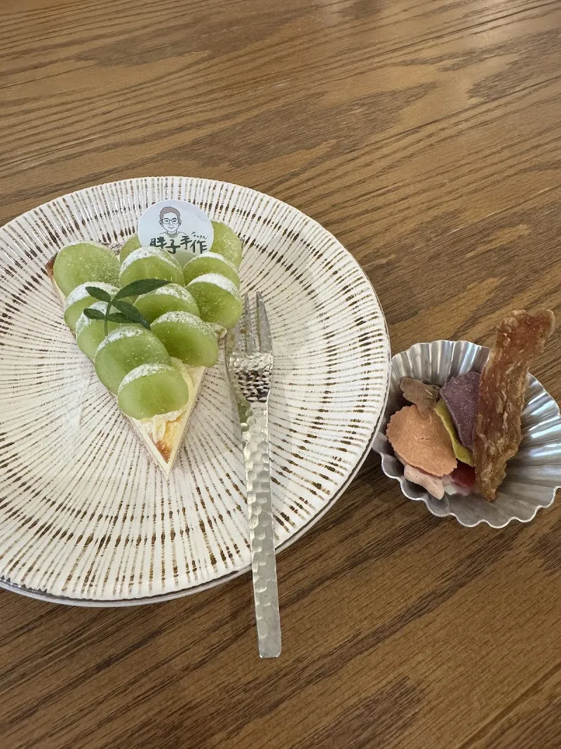 胖屋·胖子手作甜點｜臘腸狗店長｜寵物友善店家