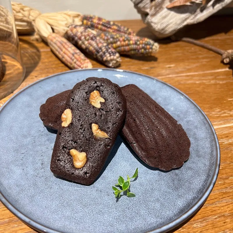 胖屋·胖子手作甜點｜臘腸狗店長｜寵物友善店家