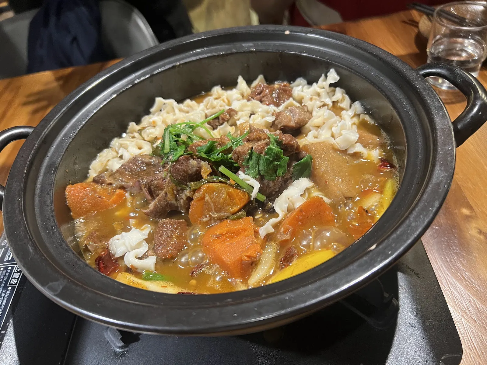 仨弄砂鍋煲-台北科大|火鍋|熱炒|餐酒館|運動賽事|聚餐|寵物友善餐廳推薦|台北大安區