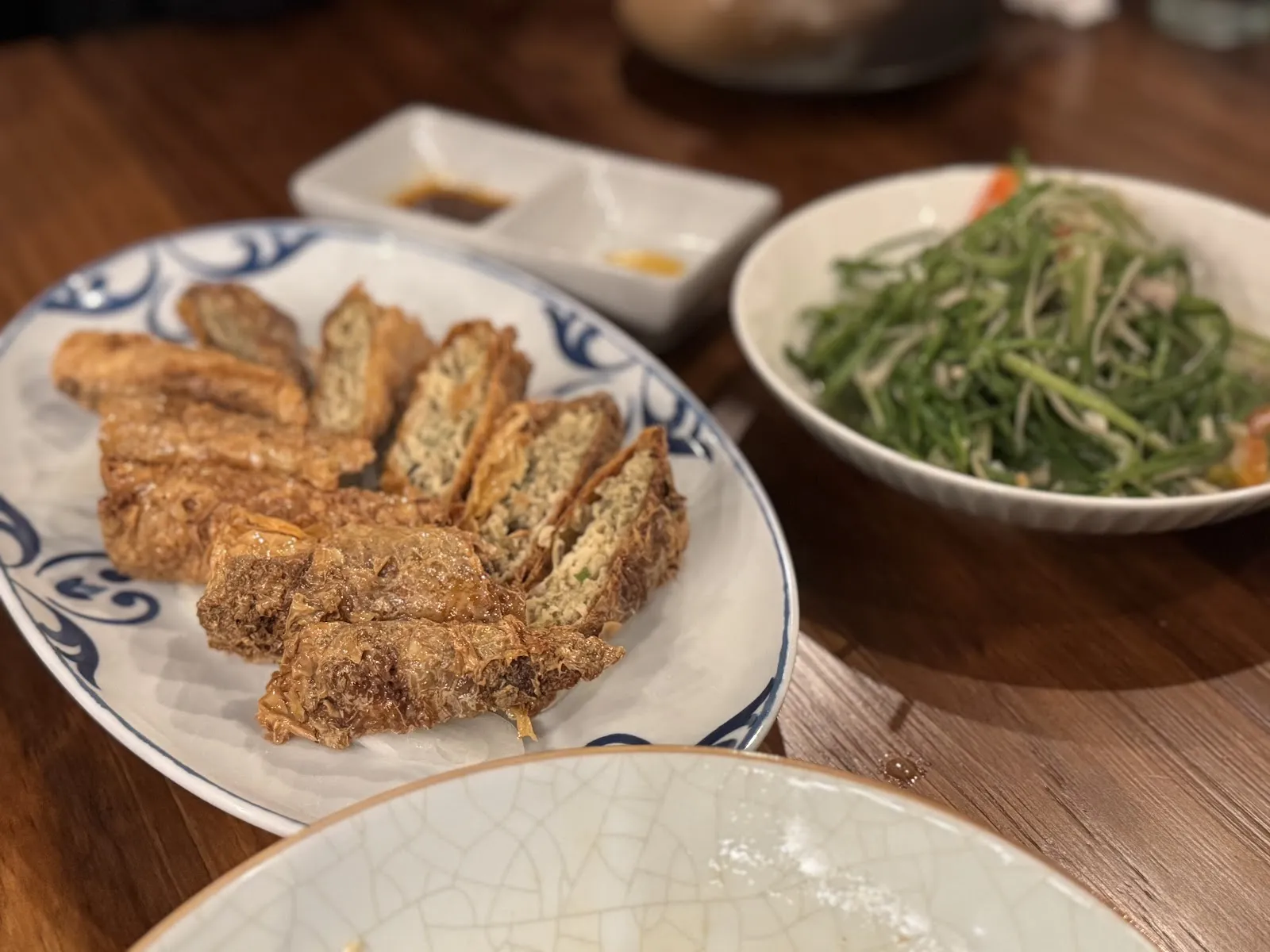 仨弄砂鍋煲-台北科大|火鍋|熱炒|餐酒館|運動賽事|聚餐|寵物友善餐廳推薦|台北大安區