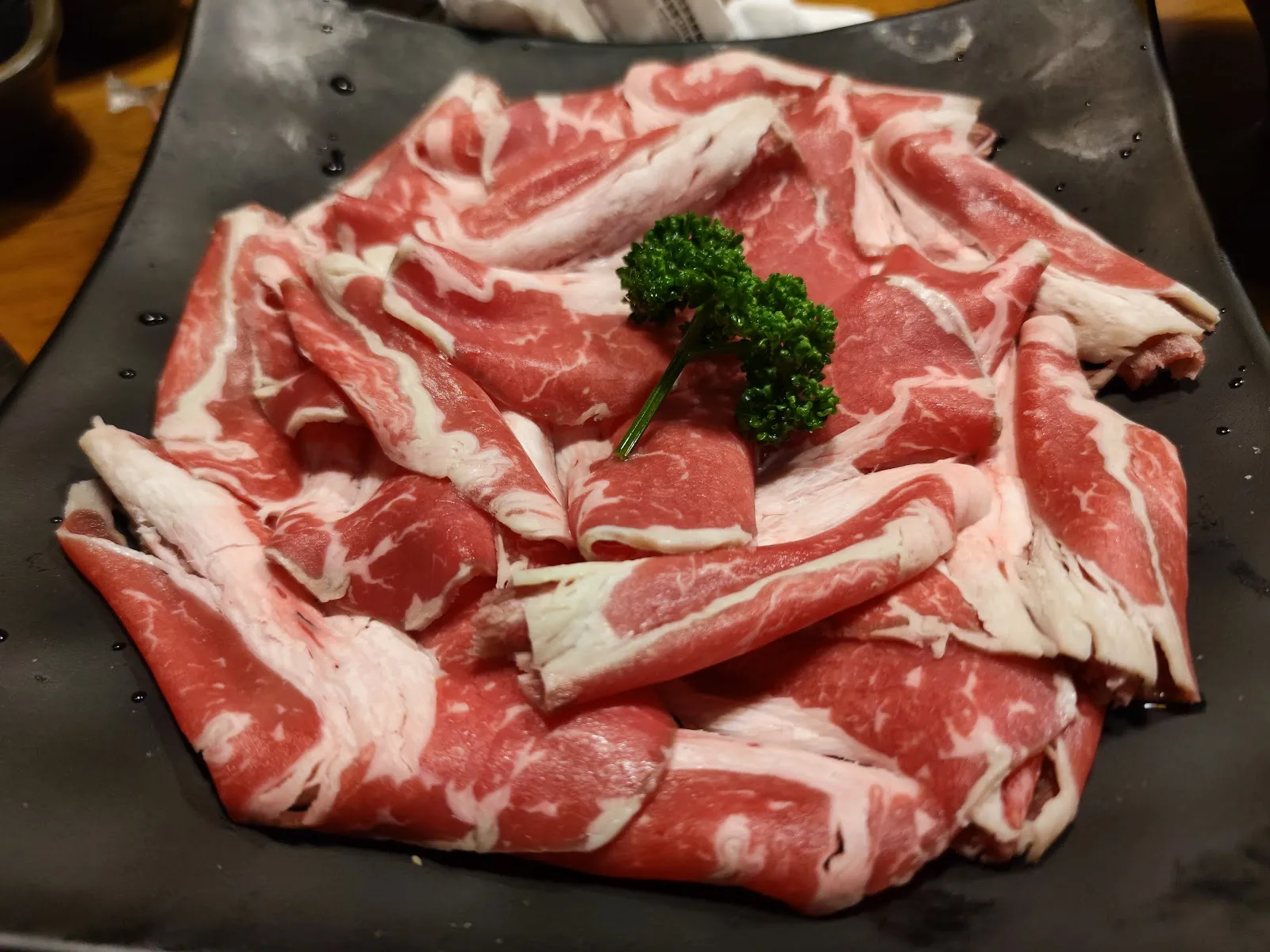 平和會館 寵物友善餐廳/有電梯/附設停車場/下午不休息/人氣火鍋店/餐後咖啡廳喝飲料/一份價格雙重享受/假日需提早訂位