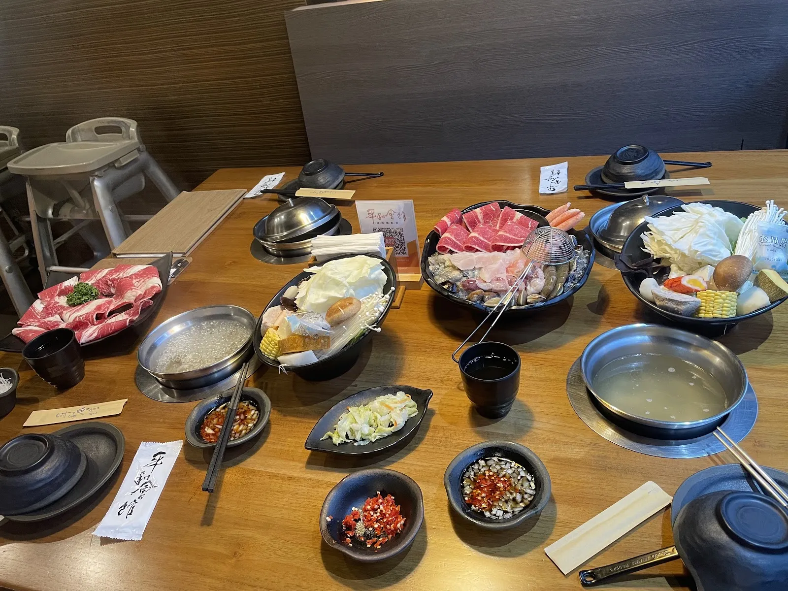 平和會館 寵物友善餐廳/有電梯/附設停車場/下午不休息/人氣火鍋店/餐後咖啡廳喝飲料/一份價格雙重享受/假日需提早訂位