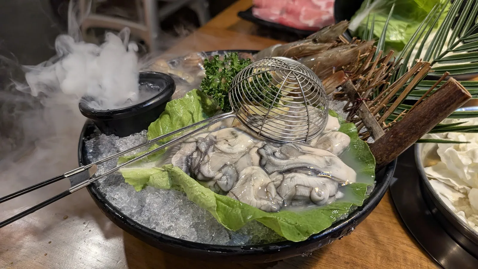 平和會館 寵物友善餐廳/有電梯/附設停車場/下午不休息/人氣火鍋店/餐後咖啡廳喝飲料/一份價格雙重享受/假日需提早訂位