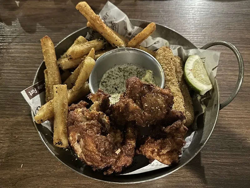 灸居 串燒居酒屋 — 台中人氣燒烤｜北屯區串燒推薦｜寵物友善餐廳｜燒肉餐酒館｜慶生約會聚餐餐廳｜台中宵夜｜炙居串燒居酒屋