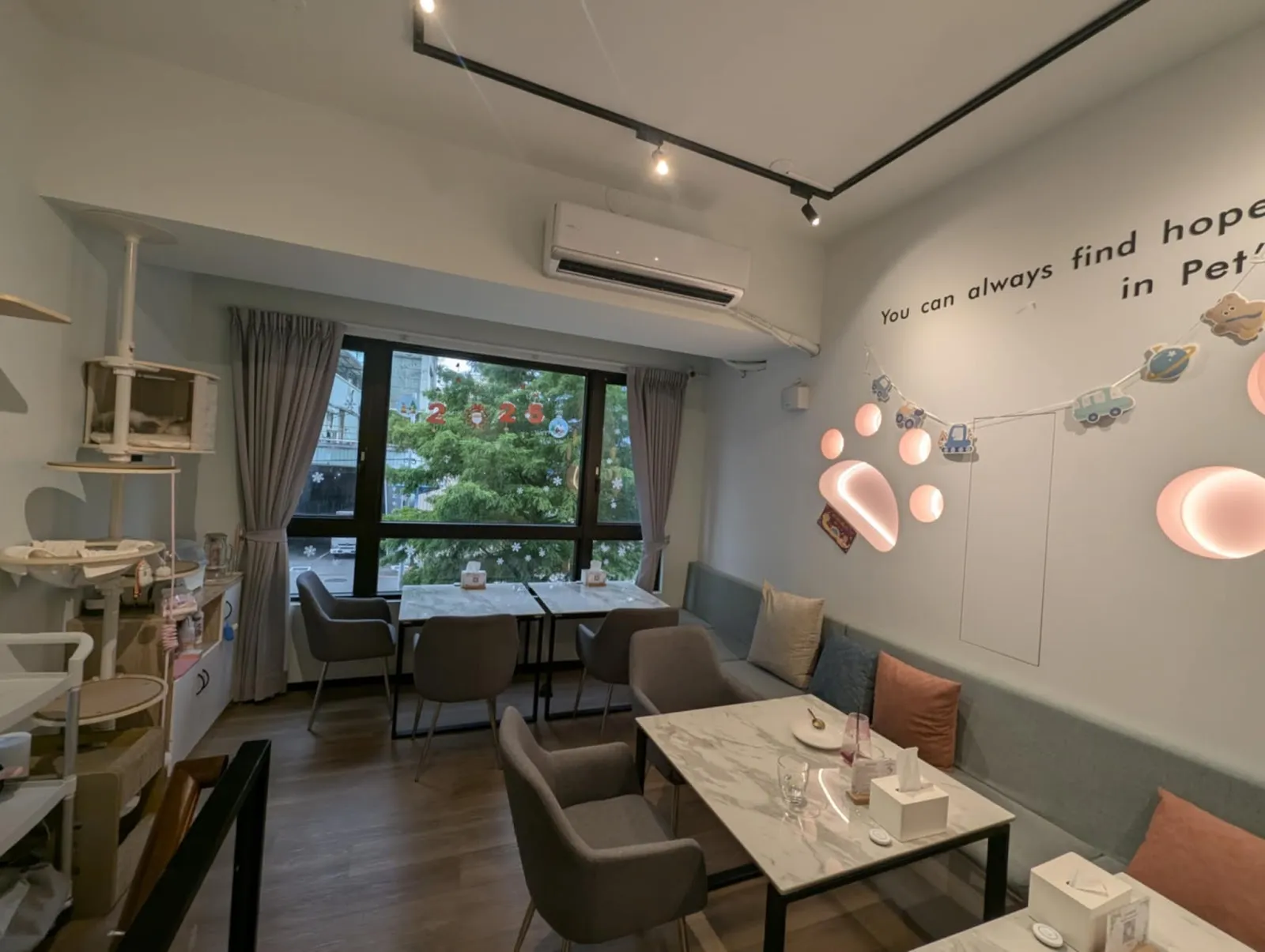 Paws Cafe 寵物友善餐廳-新莊人氣早午餐｜甜點咖啡|寵物餐廳|輕食|餐廳推薦|咖哩| 燉飯| 晚餐 | 貓咪咖啡廳 7/16公休