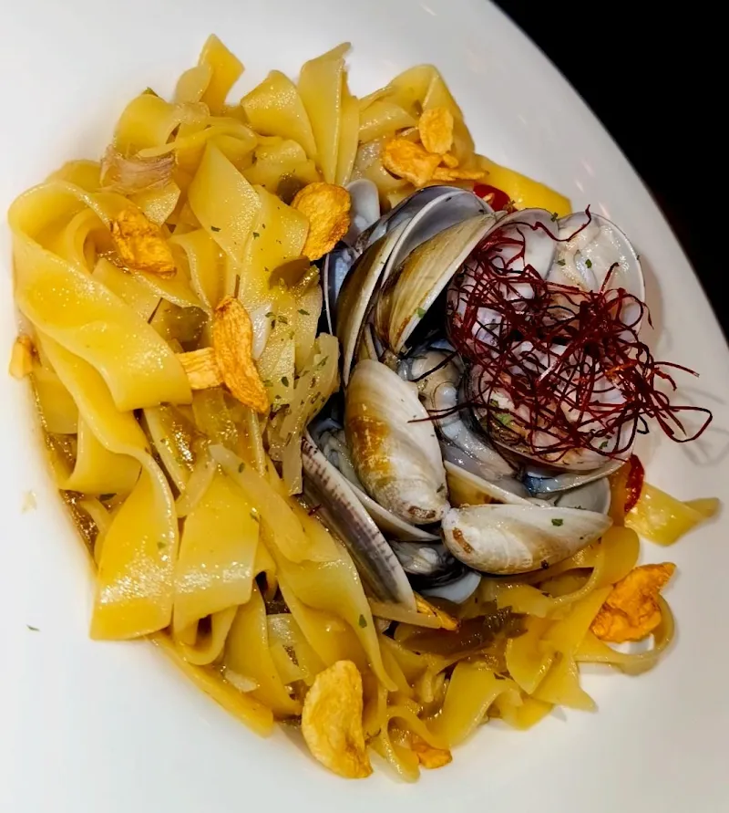 離城放感情｜大安六張犁餐酒館 調酒BAR 人氣美食 老宅酒吧 特色酒吧推薦 網美餐酒館 寵物友善 深夜美食 熱門約會景點餐廳 巷弄酒吧