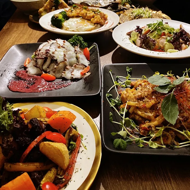 離城放感情｜大安六張犁餐酒館 調酒BAR 人氣美食 老宅酒吧 特色酒吧推薦 網美餐酒館 寵物友善 深夜美食 熱門約會景點餐廳 巷弄酒吧