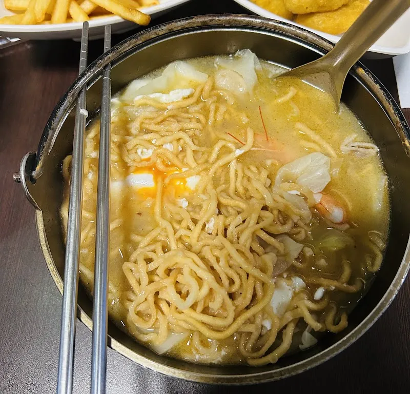 安安你好宵夜/打拋豬/鍋燒意麵/炒泡麵/炒飯/豬油拌飯/飲料/宵夜/高雄美食/寵物友善/