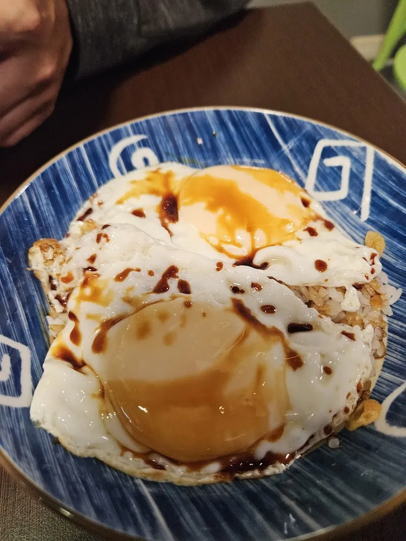 安安你好宵夜/打拋豬/鍋燒意麵/炒泡麵/炒飯/豬油拌飯/飲料/宵夜/高雄美食/寵物友善/