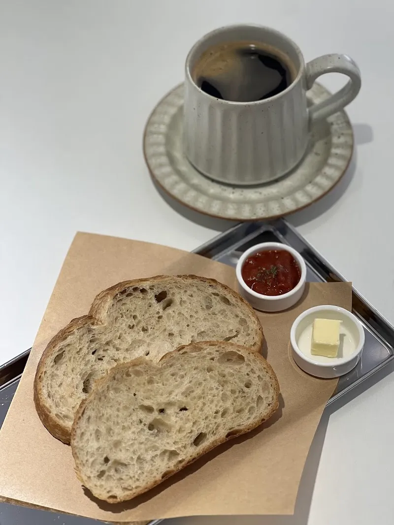 UNNIE CAFE （ 寵物友善 / 不接待3歲以下幼童 ）台中早午餐｜大里早午餐｜大里咖啡廳