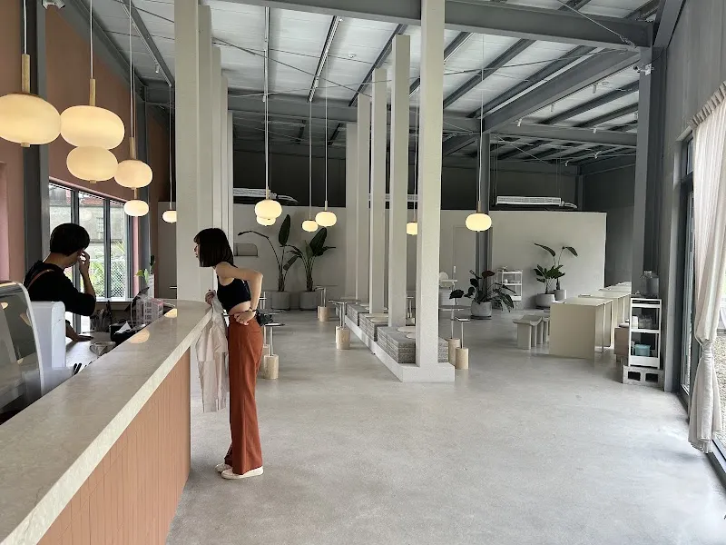 WUGAO遊狗（150公分以下孩童禁止進入泳池區）