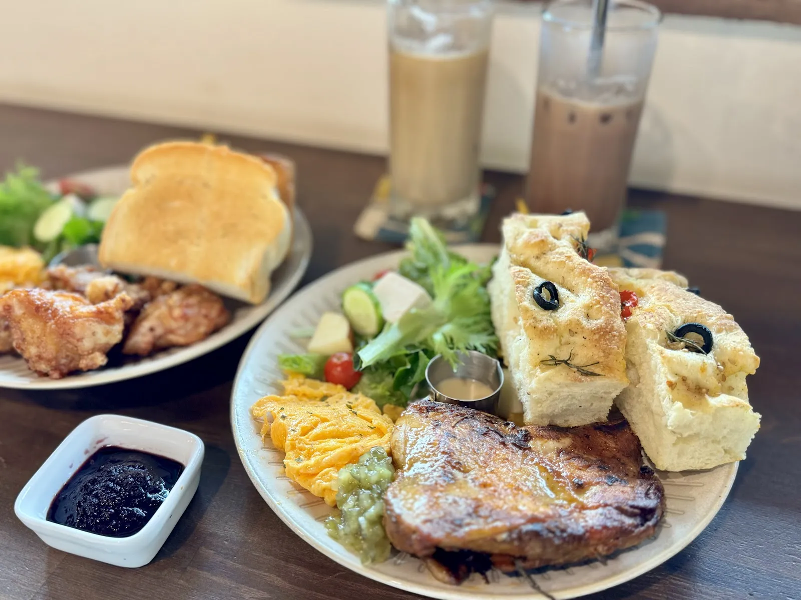 煦煦(只收現金，無開放訂位，15：00最後出餐