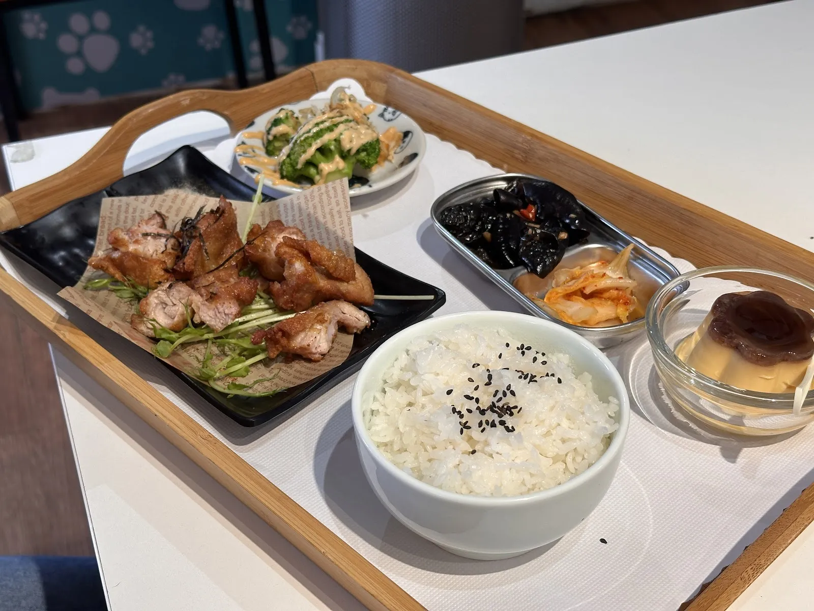 跑吧孩子寵物餐廳《平日僅收包場客（過年連假除外）假日全天開放》《毛孩入場免入場費》《台中寵物餐廳》