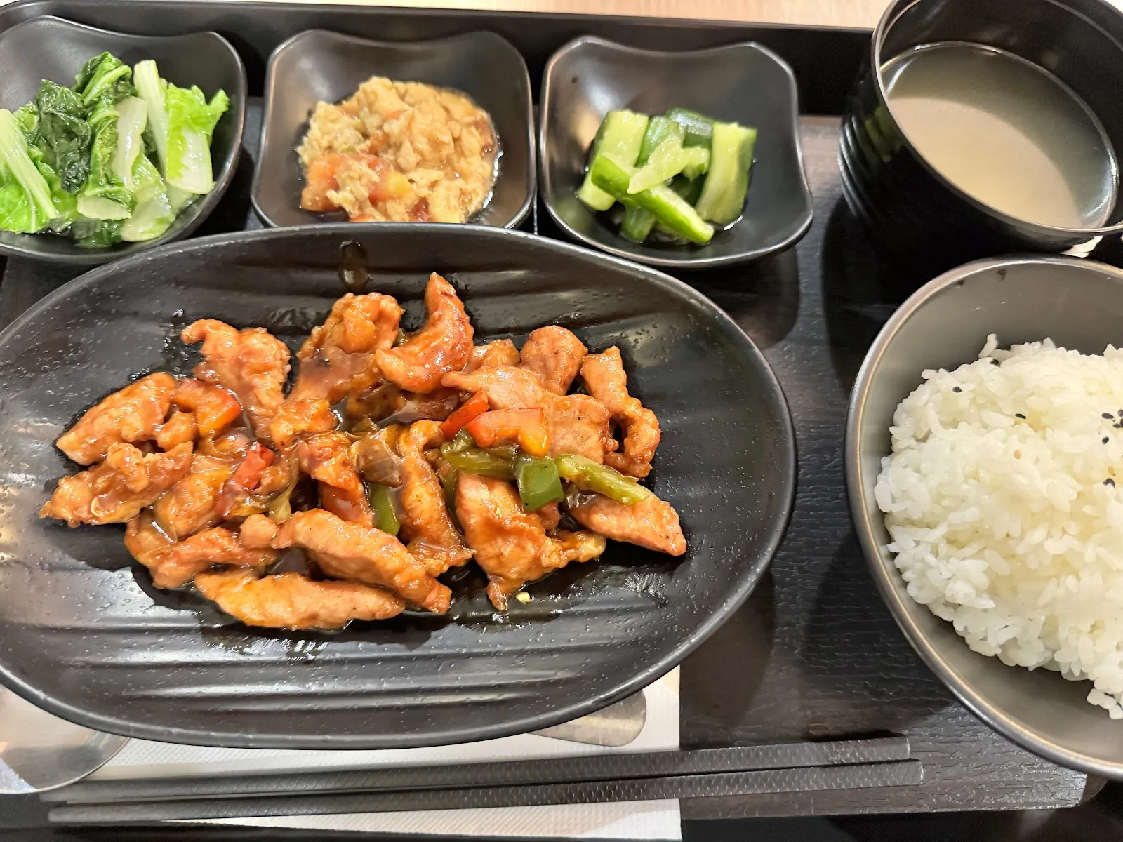 日光食堂/定食套餐/寵物友善/柴犬主題