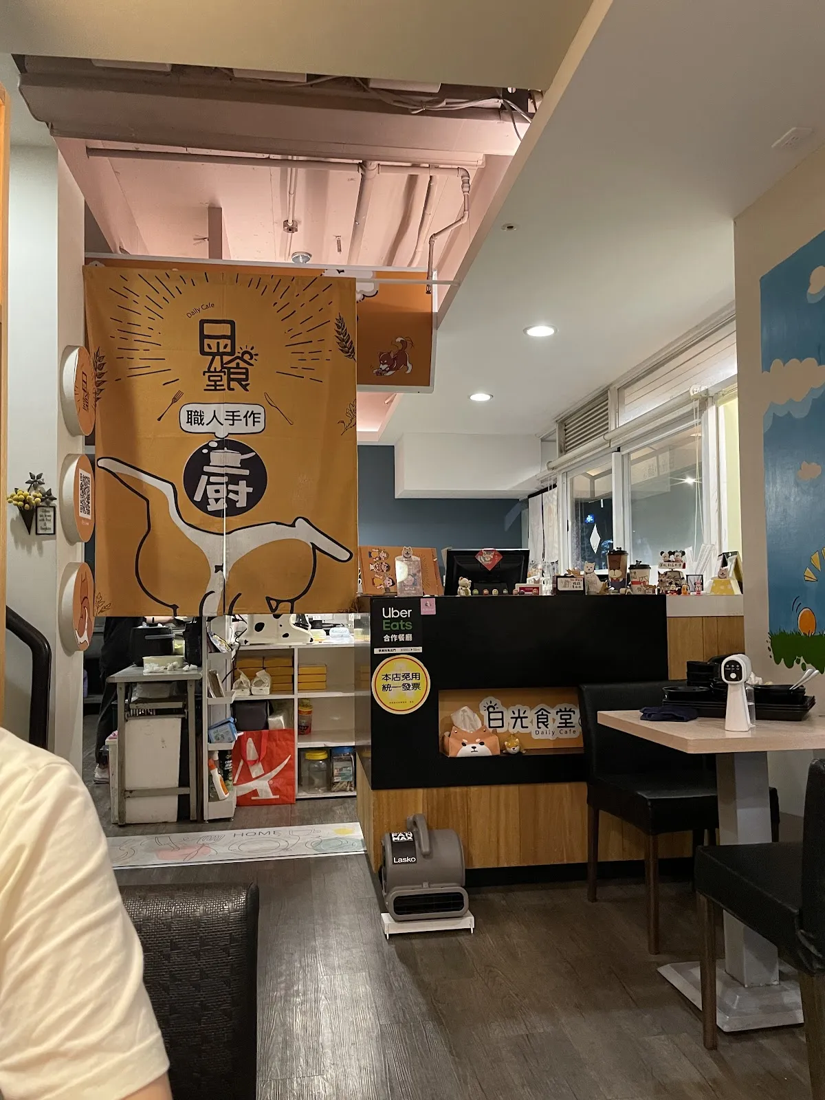 日光食堂/定食套餐/寵物友善/柴犬主題