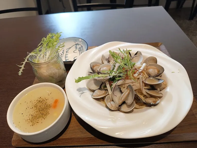 逅（ㄏㄡˋ）巷-咖啡(週四公休)寵物友善/義大利麵/咖哩•丼飯/日式炸豬排