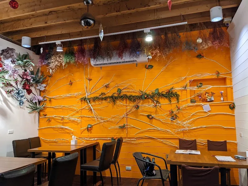 思狗尾寵物餐廳（朵映花花世界）