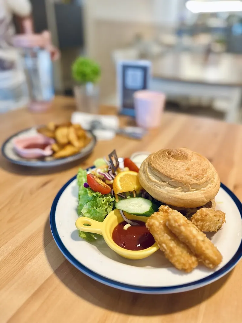米克咖啡(複合式餐飲,寵物友善,餐點售完即打烊)