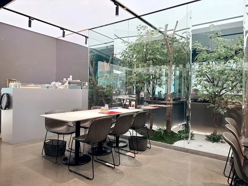 Second Floor 貳樓台中秀泰文心店