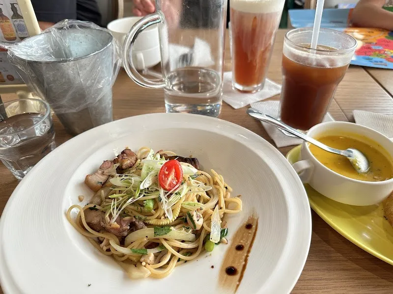 瑪莉桃桃親子生活餐廳｜高雄美食｜高雄親子｜親子餐廳｜包場餐廳｜素食｜葷素皆宜｜三民區美食｜義大利麵｜鍋物｜慶生餐廳 ｜泰式