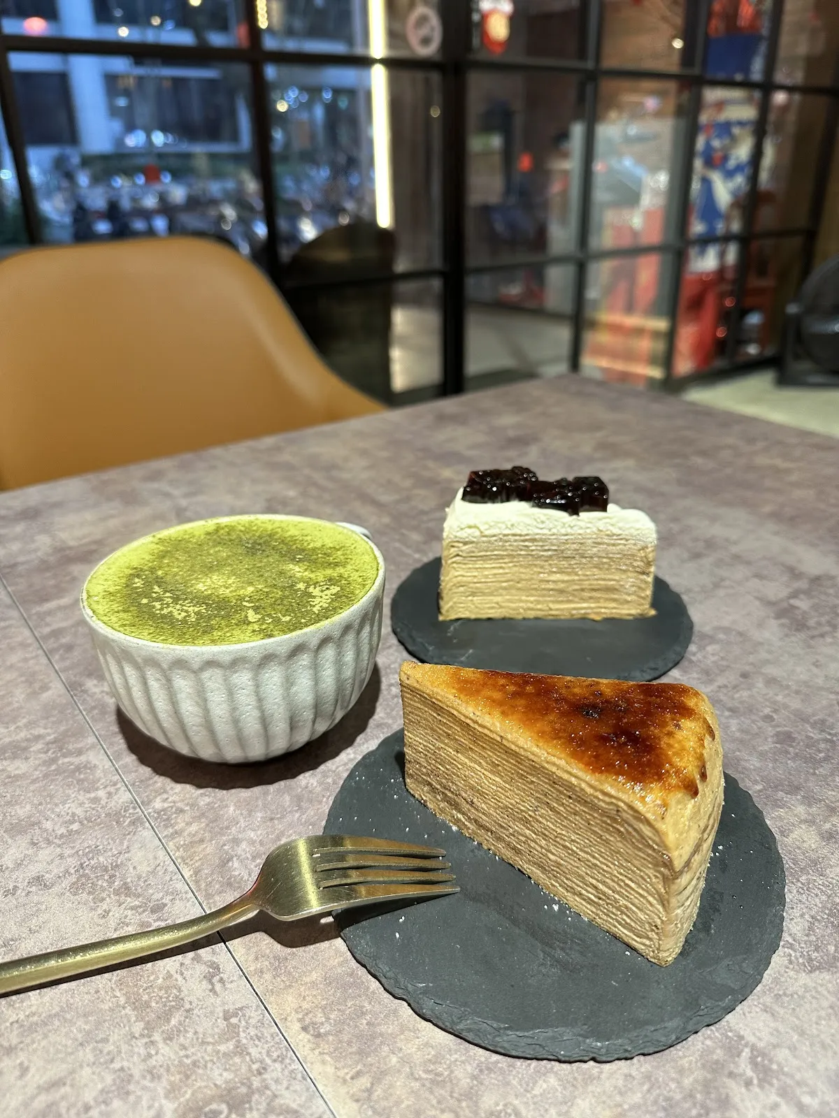 Eat enjoy 意享美式廚房新店店 ｜外帶美食｜外送美食｜新店美食｜千層蛋糕｜美式餐廳｜寵物友善｜畢業聚餐