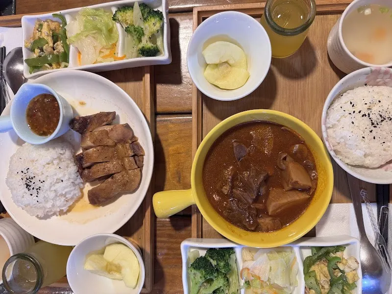 33MYCOFEE三山苑咖啡美食寵物餐廳