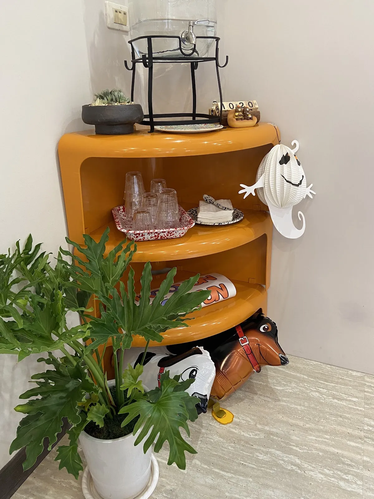 Haooyun Station 好運站