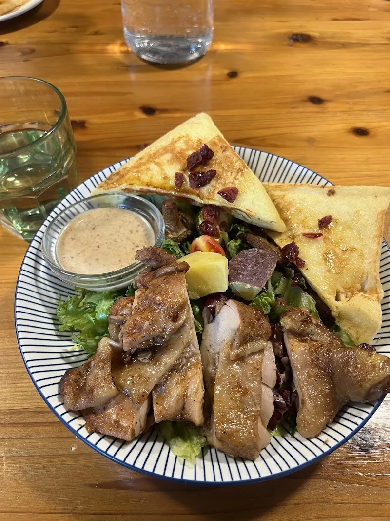 春三朝午 西屯美食 西屯咖啡廳 台中包廂餐廳 台中餐廳推薦 台中美食 台中早午餐 台中義大利麵 寵物友善餐廳