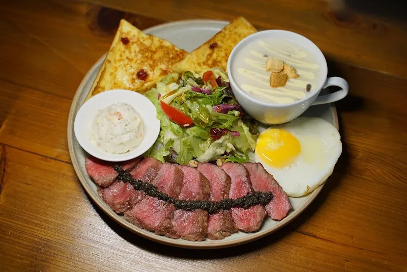 春三朝午 西屯美食 西屯咖啡廳 台中包廂餐廳 台中餐廳推薦 台中美食 台中早午餐 台中義大利麵 寵物友善餐廳