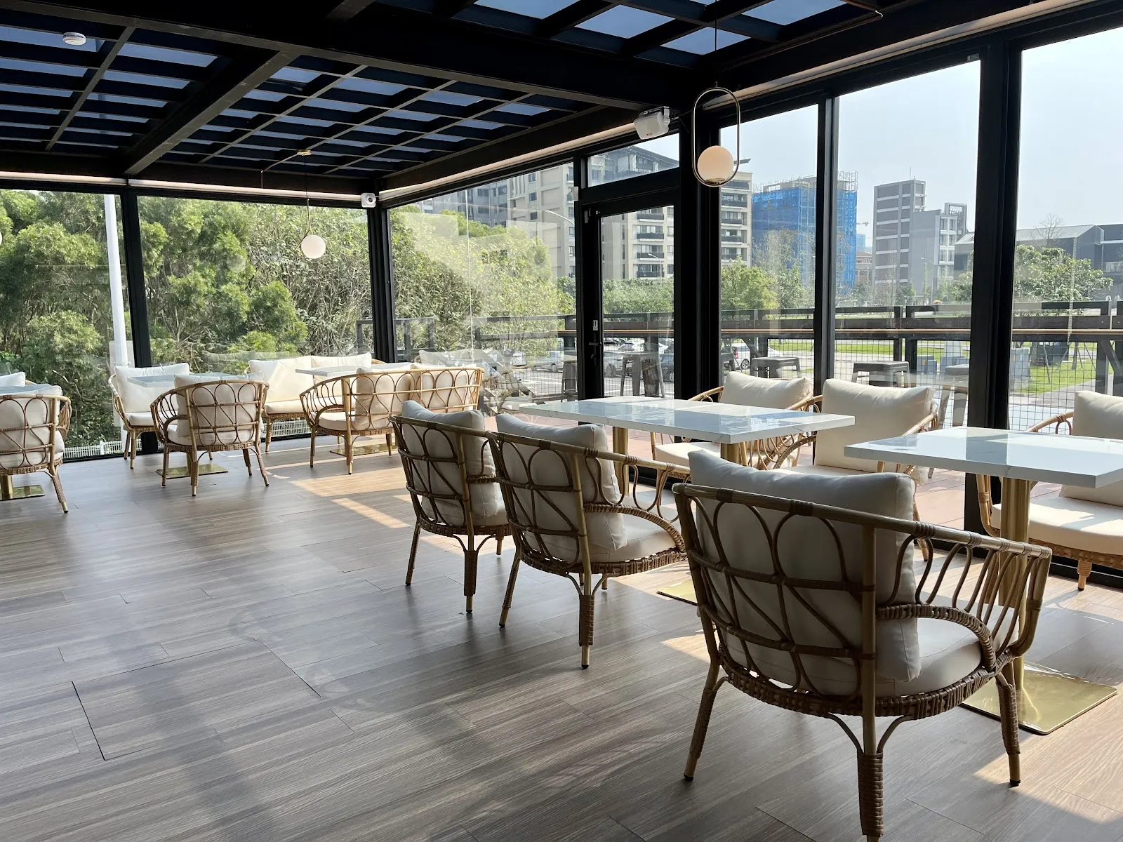 鞦CHILL Cafe & Bistro