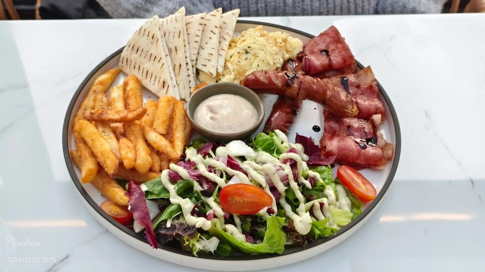 鞦CHILL Cafe & Bistro