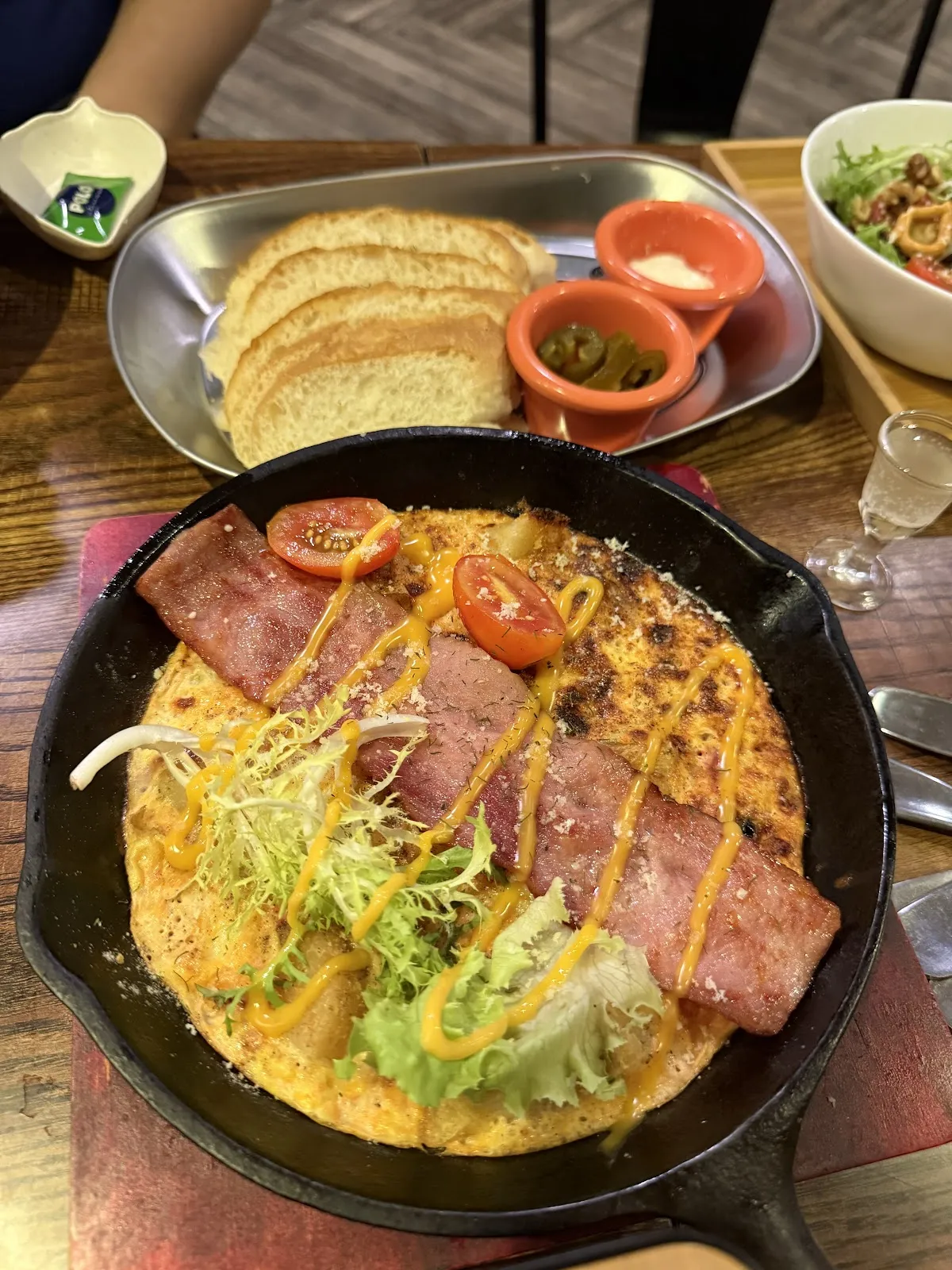 垂涎漢堡(2F用餐區）