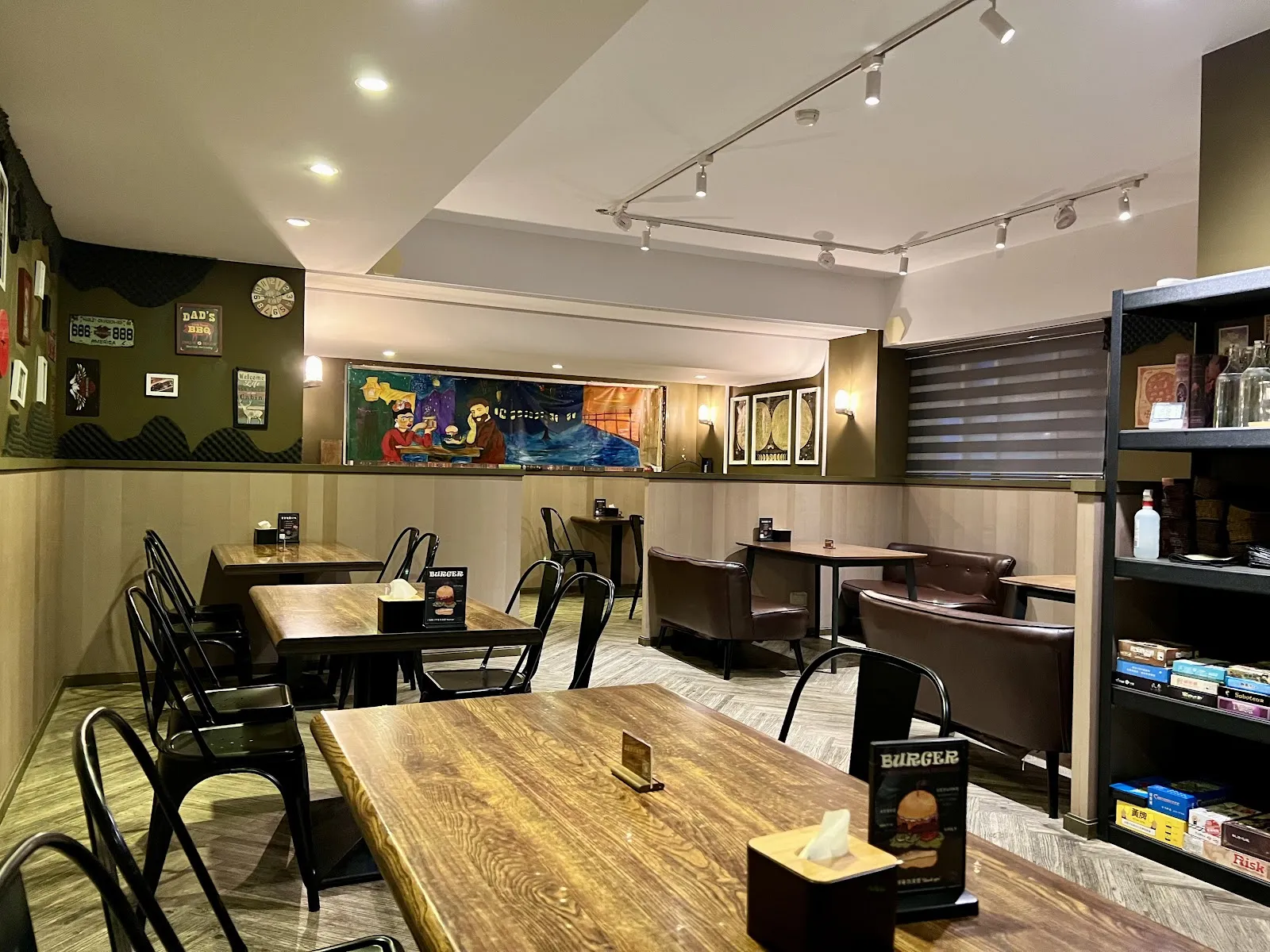 垂涎漢堡(2F用餐區）