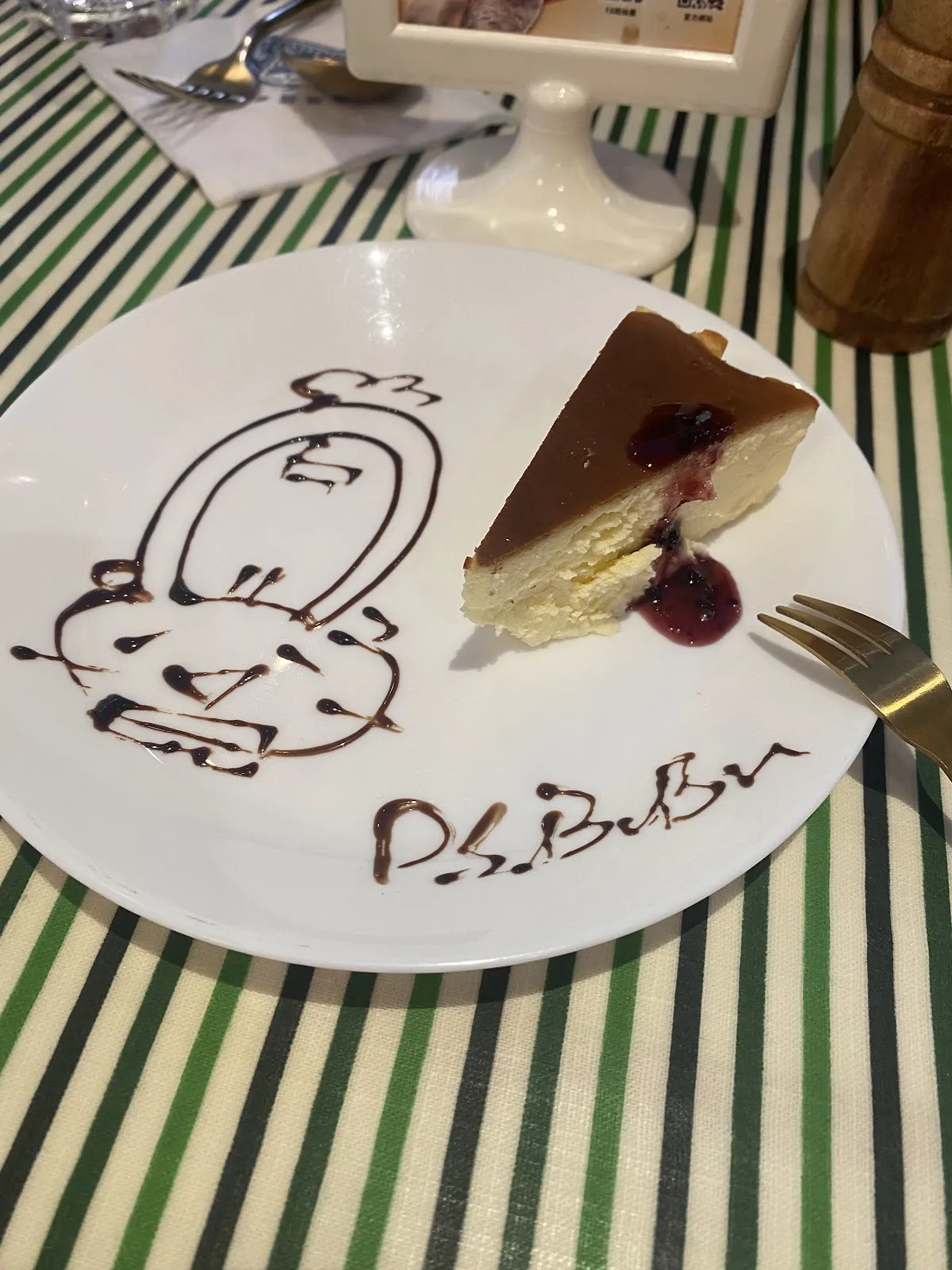 PS BUBU 金屋藏車食堂【台北寵物友善餐廳】士林天母推薦寵物餐廳|親子餐廳|狗狗咖啡廳|網紅餐廳|汽車主題餐廳|寵物鮮食料理