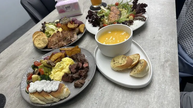 陸鄰.陸街.BRUNCH