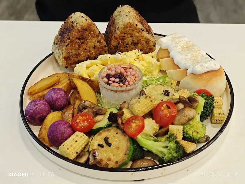 陸鄰.陸街.BRUNCH