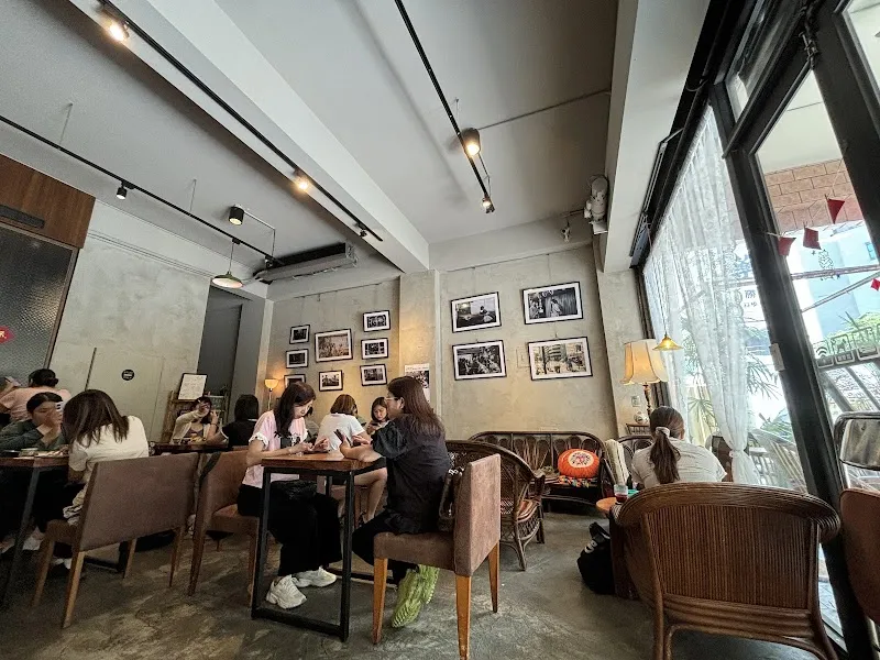 左咖啡 （2F 古著、古董、銀飾、精品）