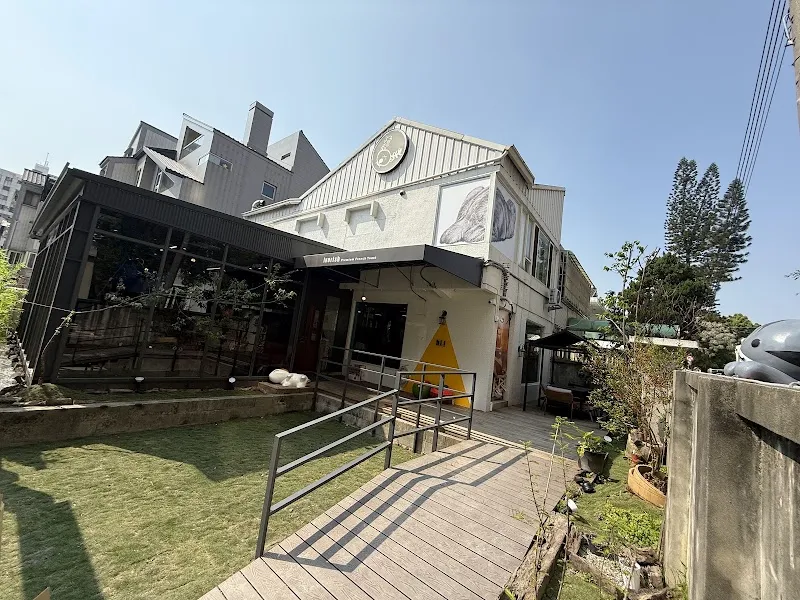 森林小徑-精誠店（供餐至20:00）｜親子寵物友善餐廳｜火鍋｜義式料理｜早午餐｜下午茶｜火山鬆餅｜